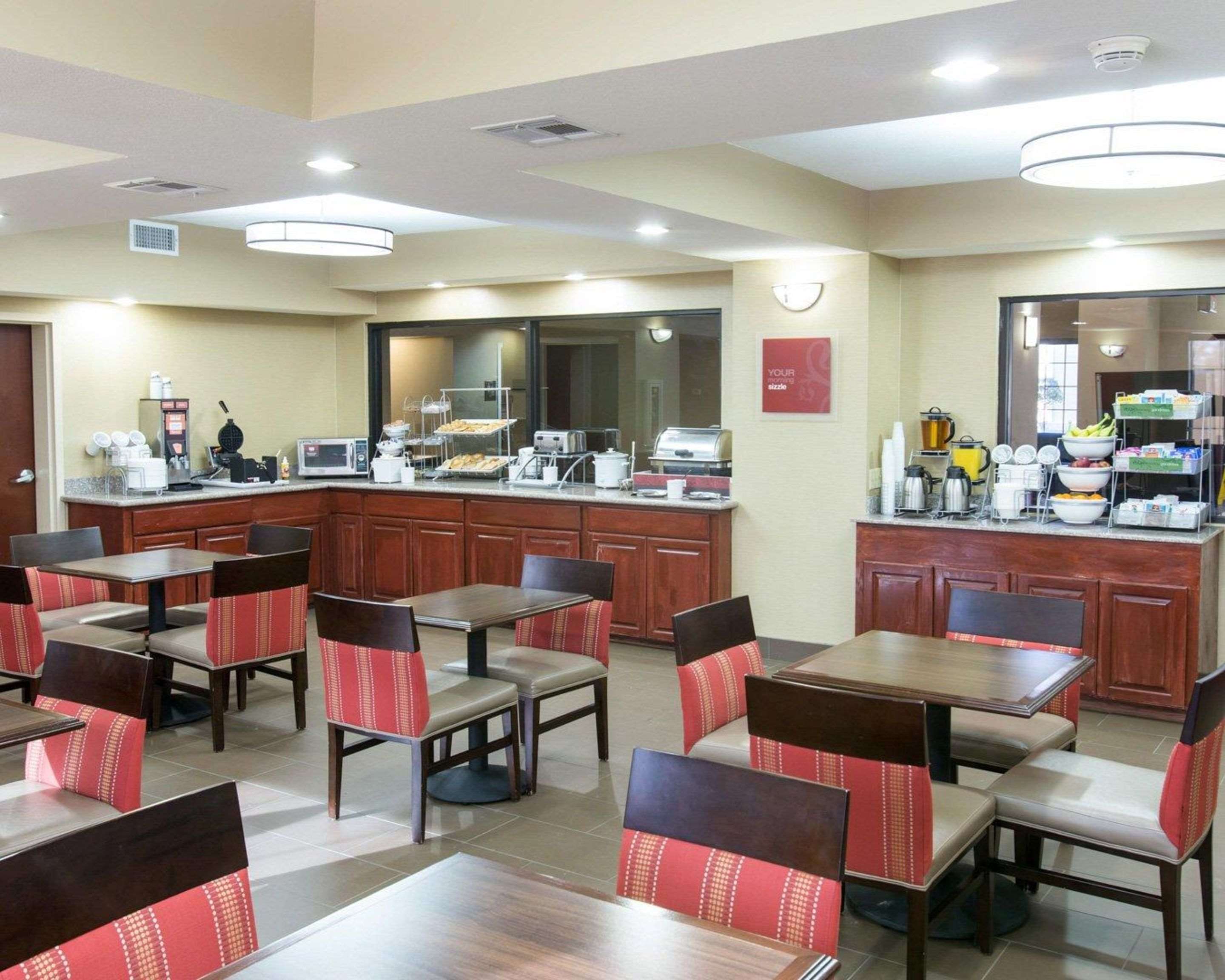 Breakfast area | Comfort Suites Idabel