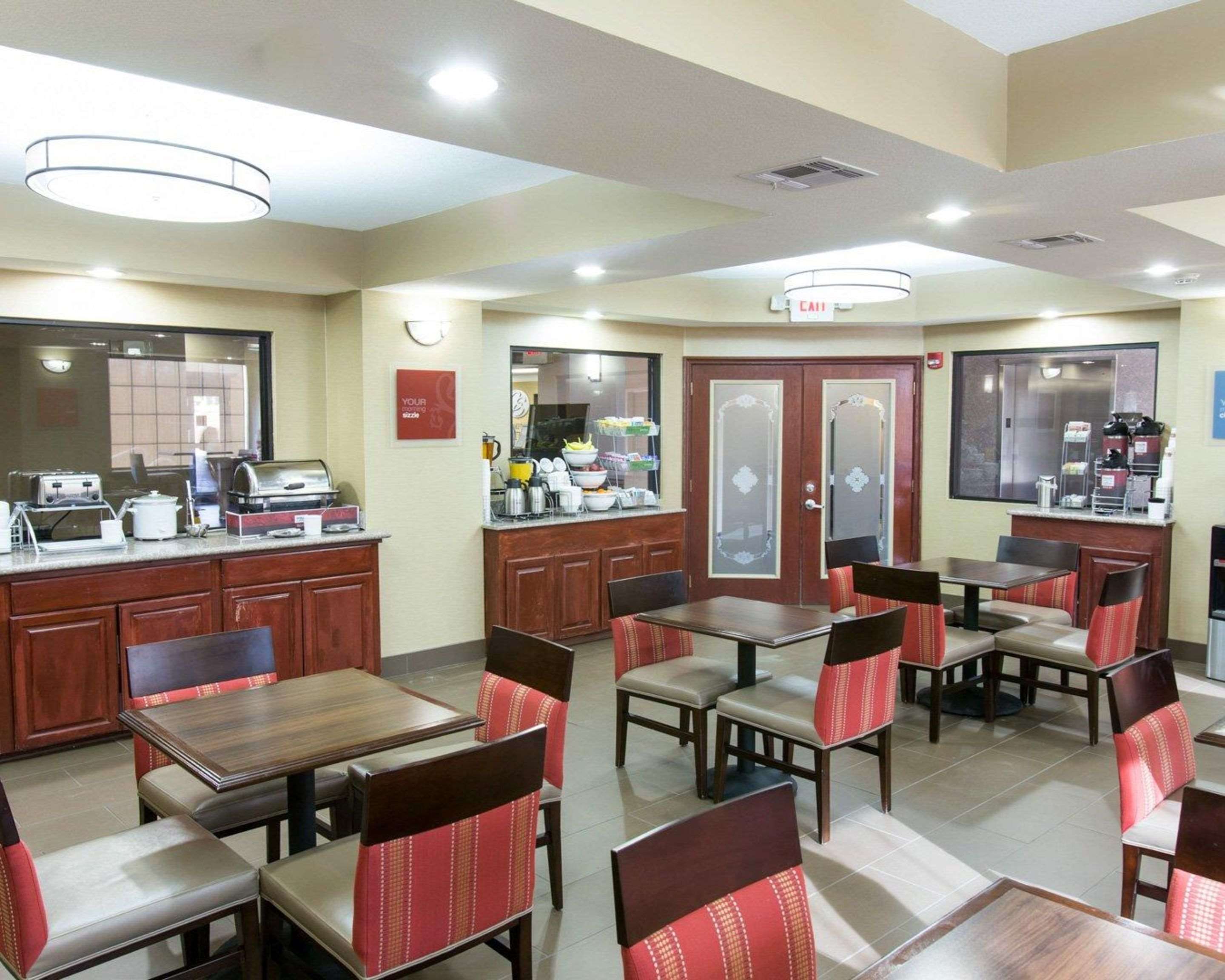 Breakfast area in the lobby | Comfort Suites Idabel