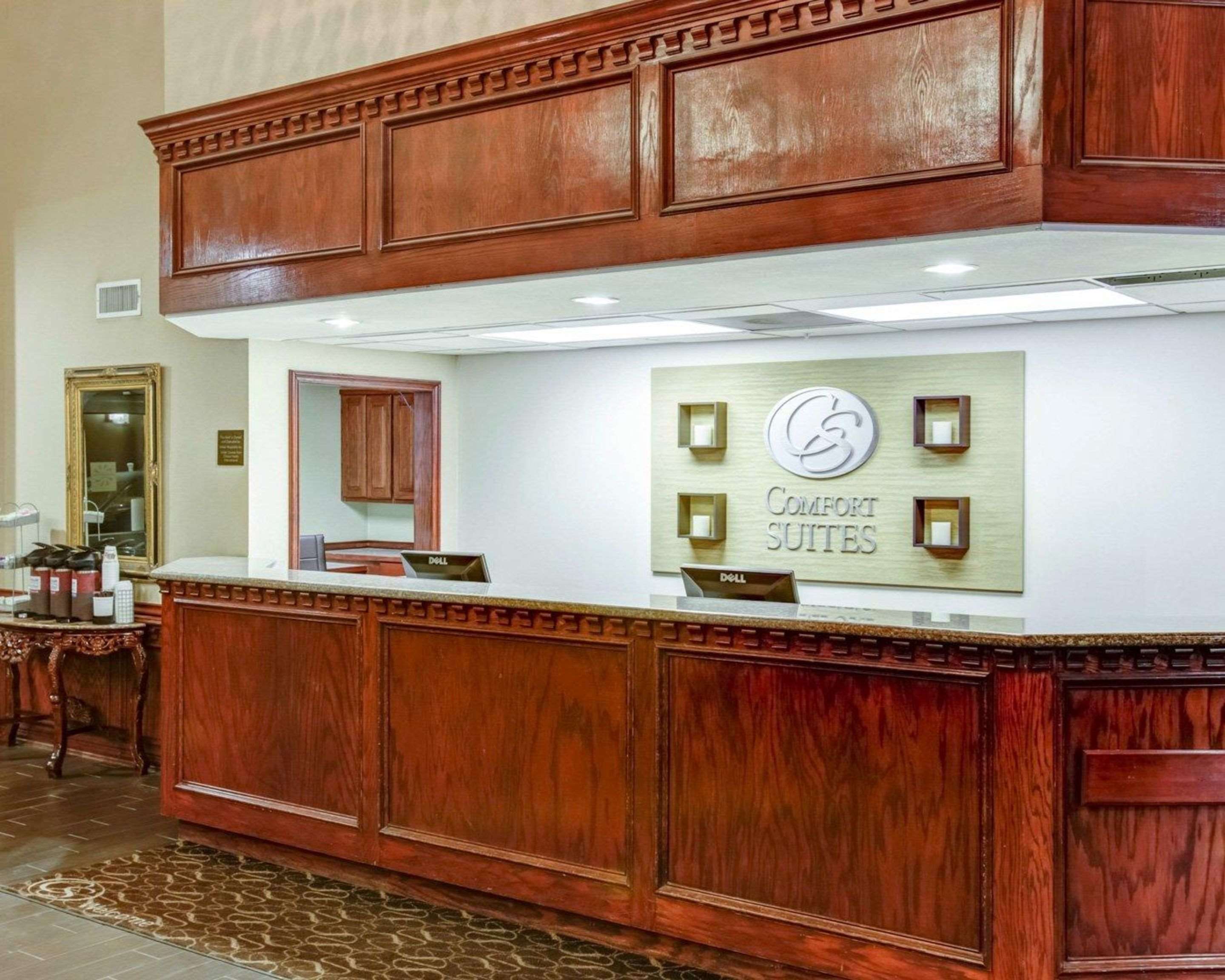 Front desk with friendly staff | Comfort Suites Idabel
