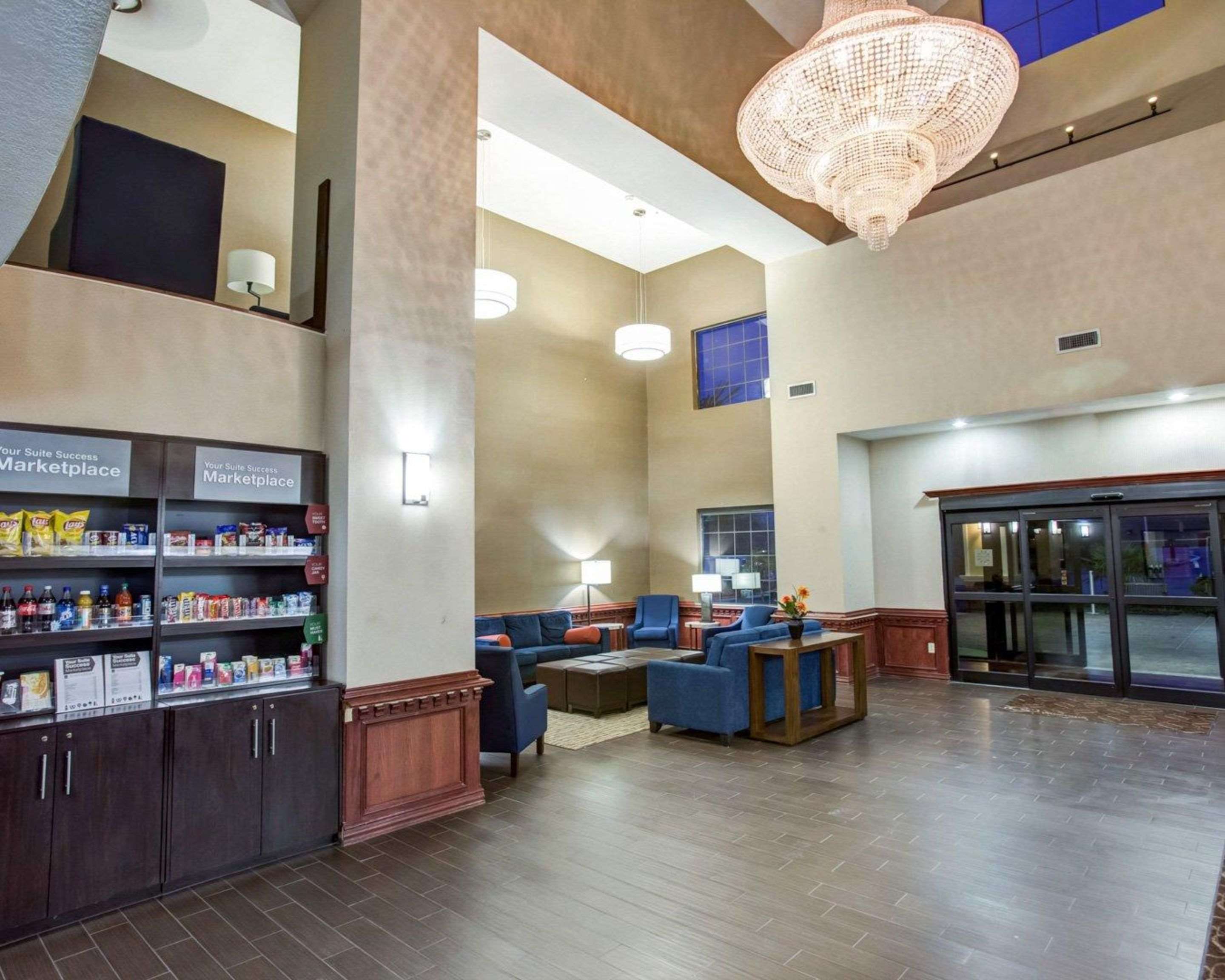 Spacious lobby | Comfort Suites Idabel