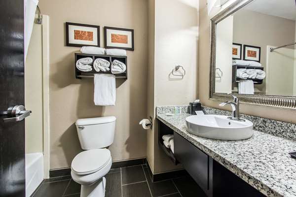  - Comfort Suites West Oklahoma City - I-40, Exit 145