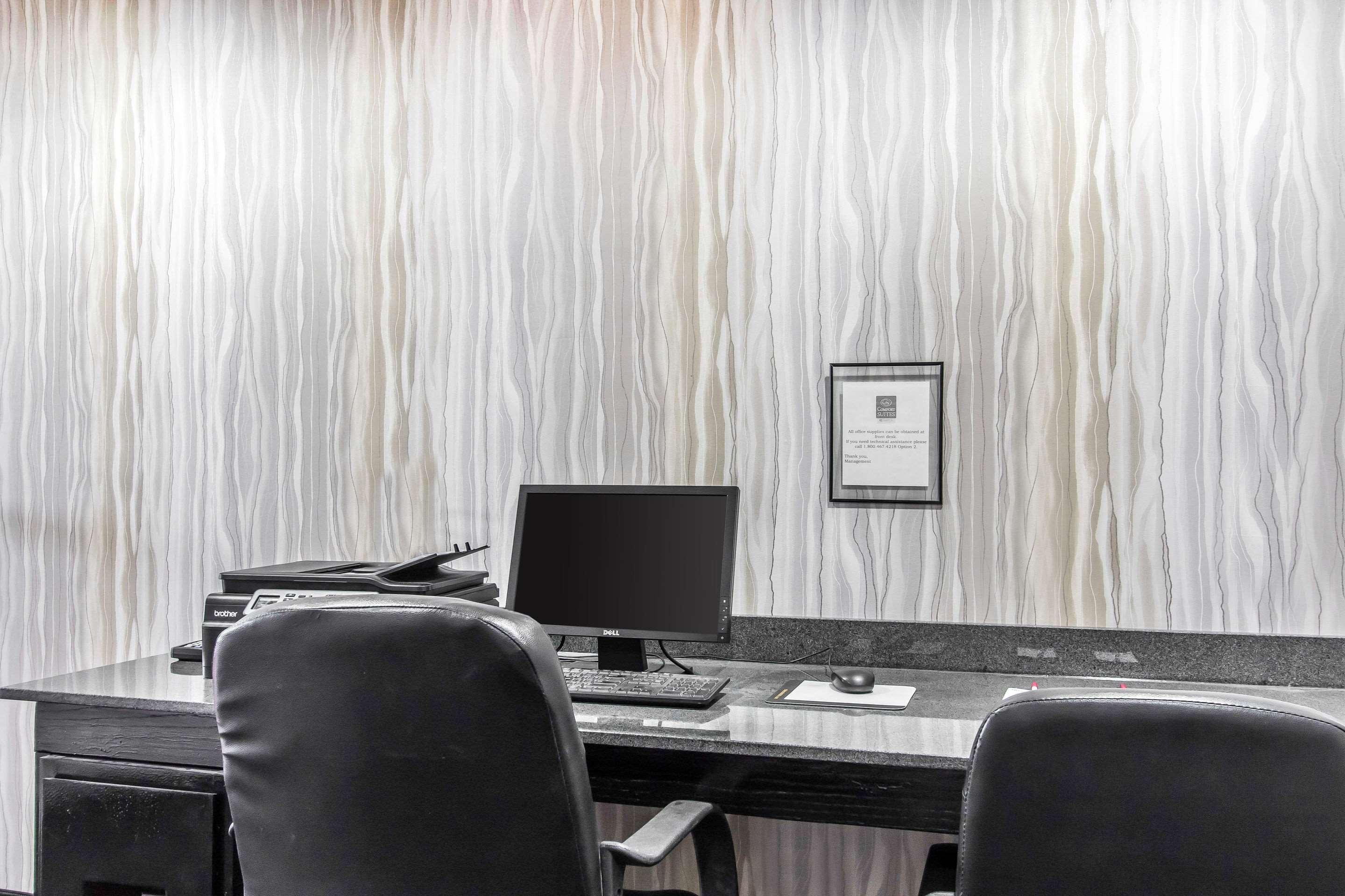Business center | Comfort Suites Fairgrounds West