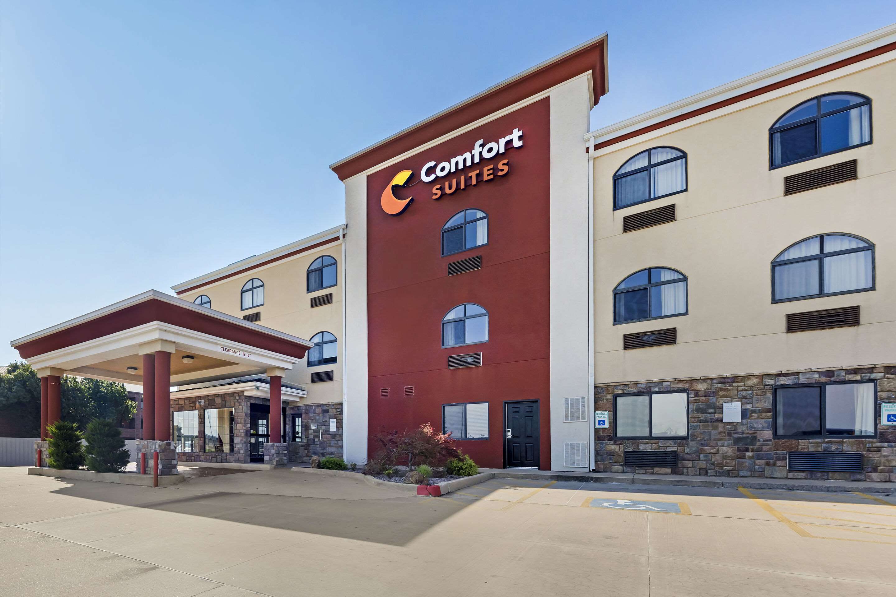 Hotel exterior | Comfort Suites Fairgrounds West