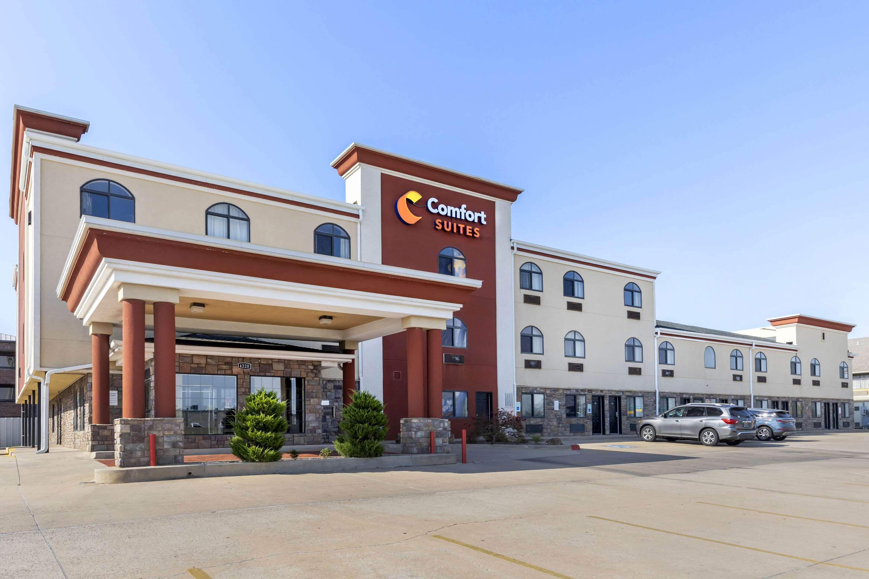 Hotel exterior | Comfort Suites Fairgrounds West