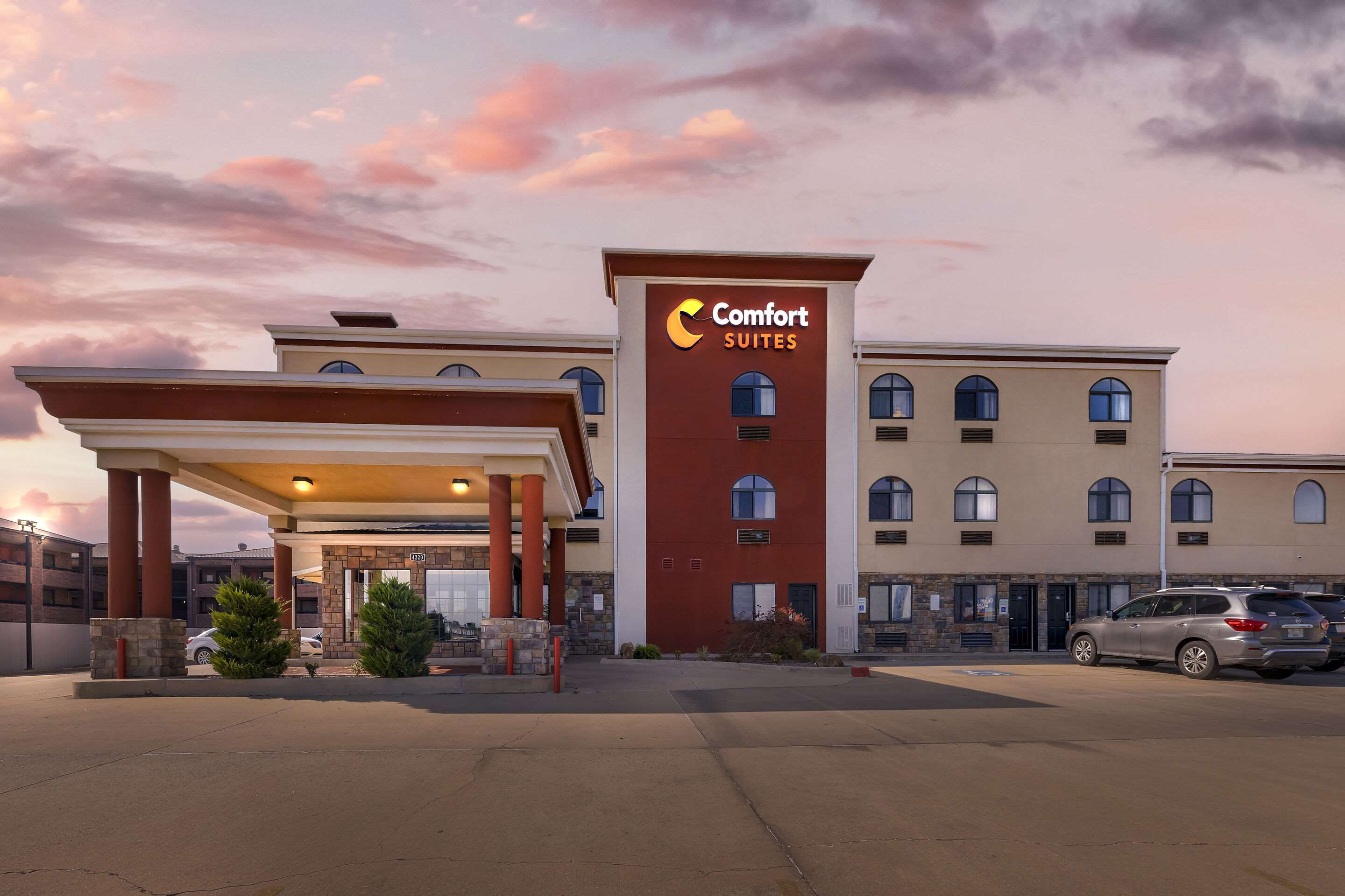 Twilight1 | Comfort Suites Fairgrounds West