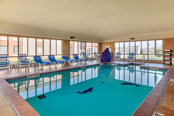 Pool - Comfort Inn & Suites Pauls Valley