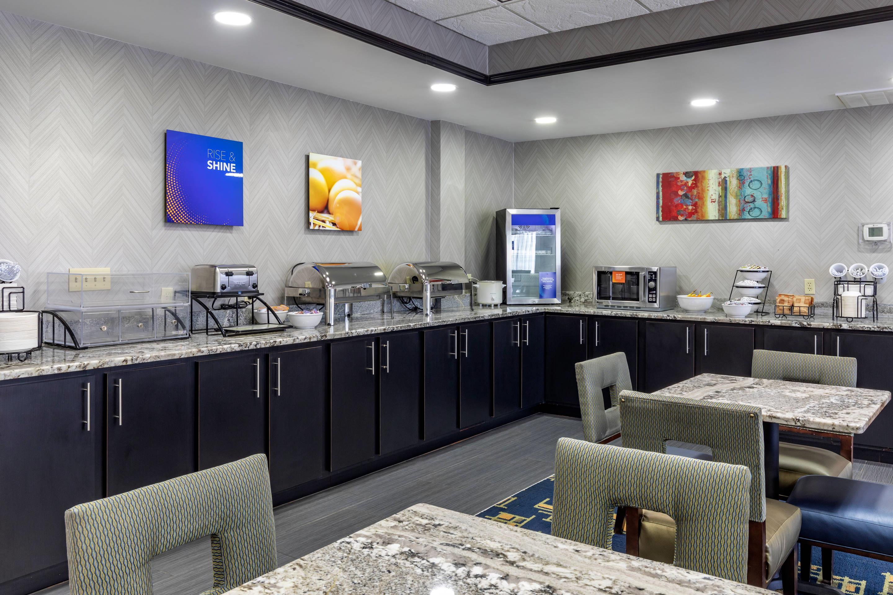 Breakfast area | Comfort Inn & Suites Pauls Valley - City Lake
