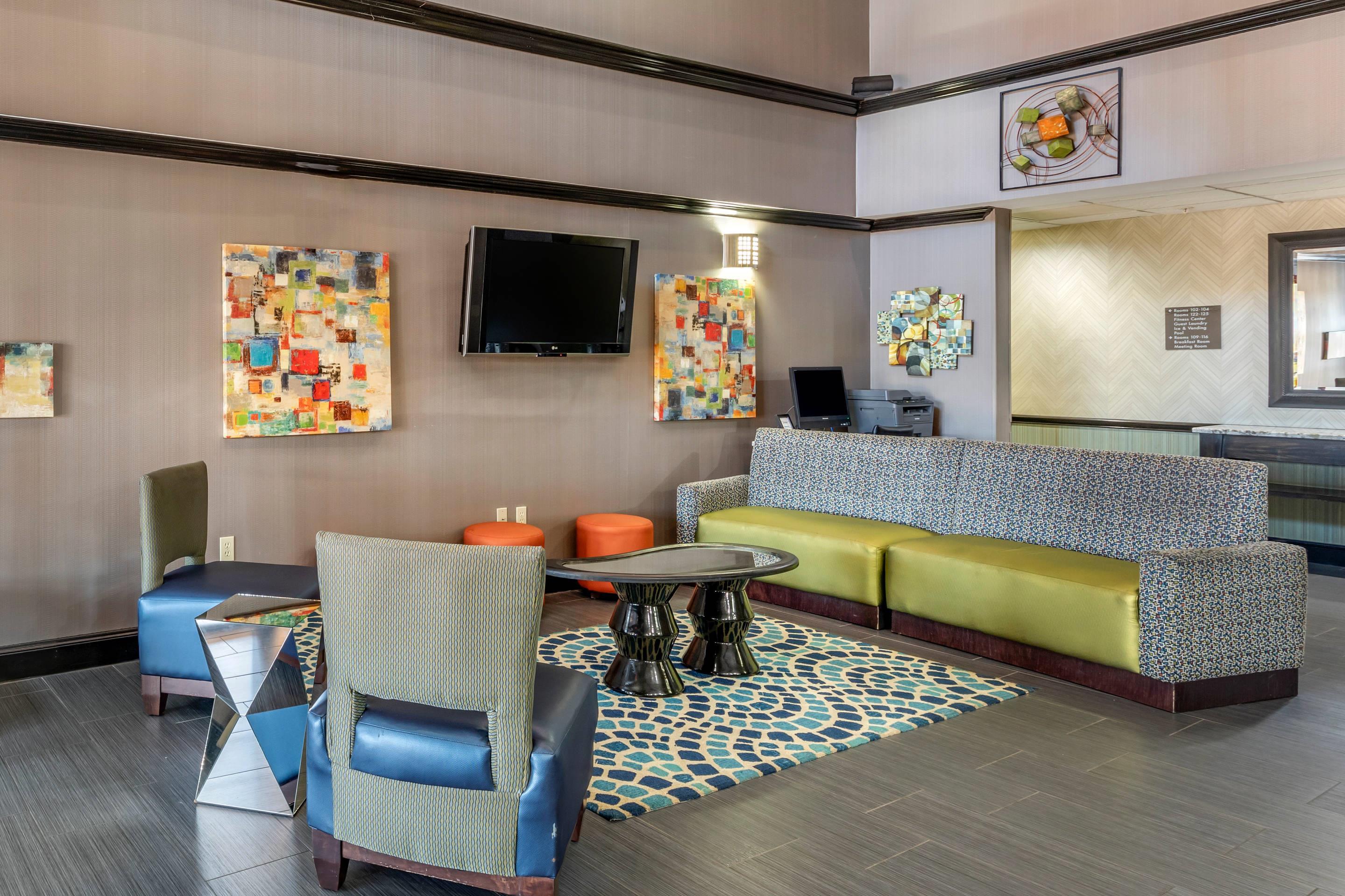 Lobby with sitting area | Comfort Inn & Suites Pauls Valley - City Lake