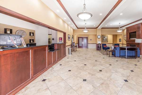  - Comfort Suites Yukon - I-40, Exit 138A &139B