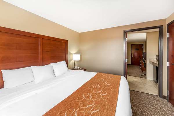 Suite - Comfort Suites Yukon - I-40, Exit 138A &139B