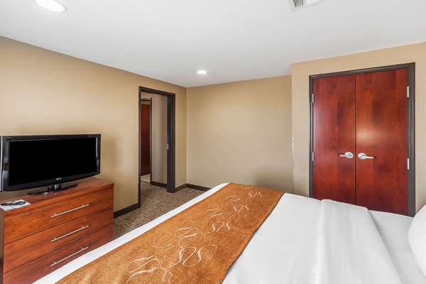 Suite - Comfort Suites Yukon - I-40, Exit 138A &139B