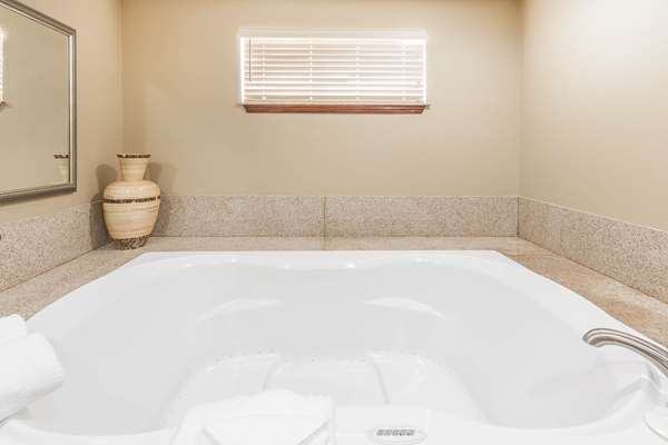 Suite - Comfort Suites Yukon - I-40, Exit 138A &139B