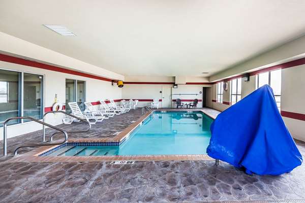 Pool - Comfort Suites Yukon - I-40, Exit 138A &139B