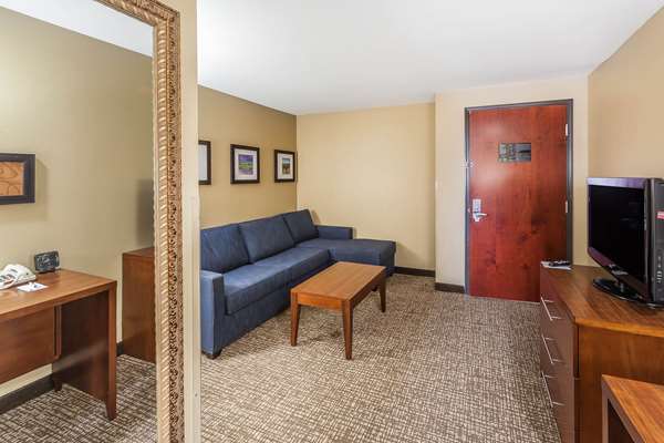 Suite - Comfort Suites Yukon - I-40, Exit 138A &139B