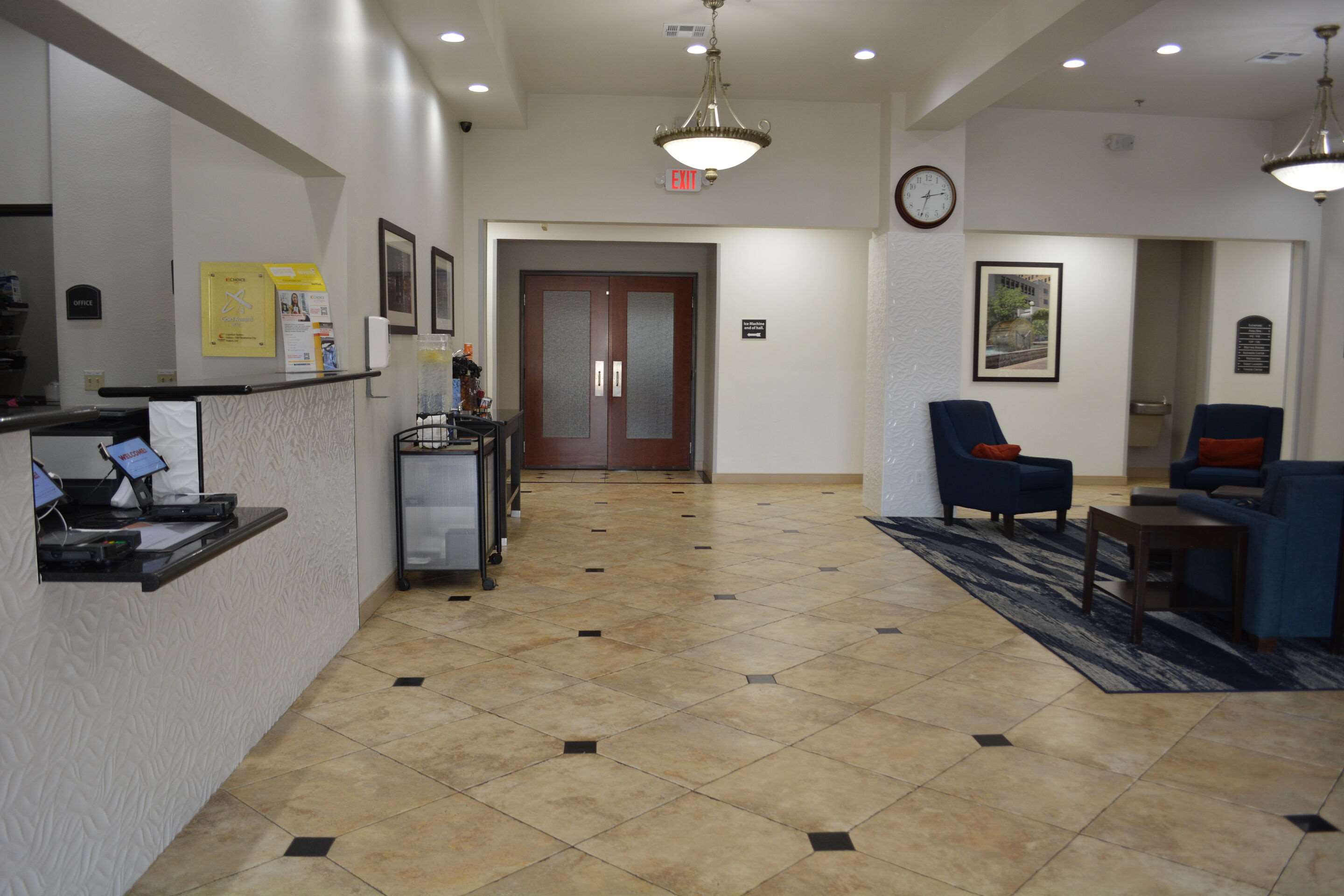 Hotel lobby | Comfort Suites Yukon - SW Oklahoma City