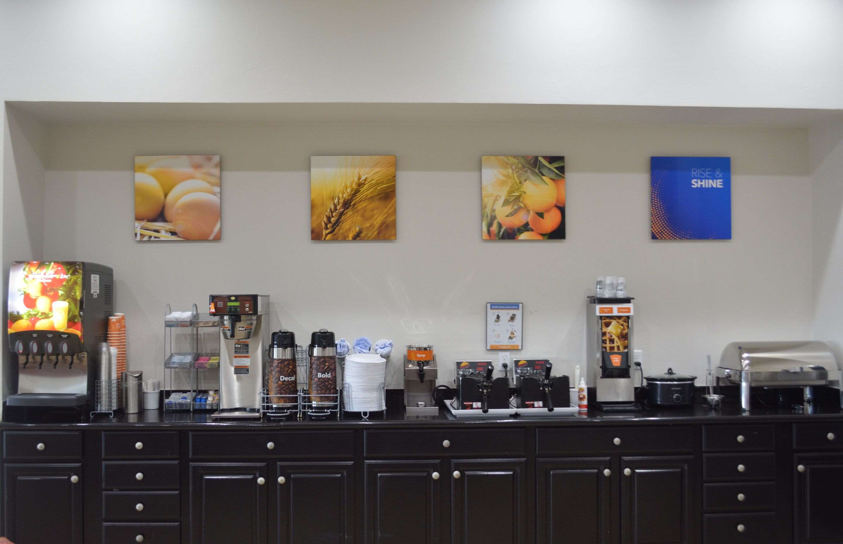 Breakfast bar | Comfort Suites Yukon - SW Oklahoma City