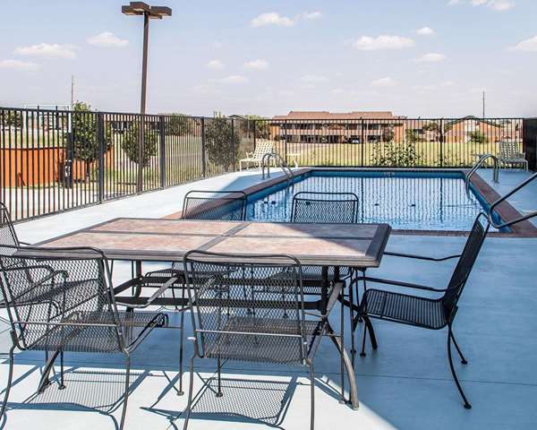 Pool - Comfort Inn & Suites Elk City - I-40, Exit 38