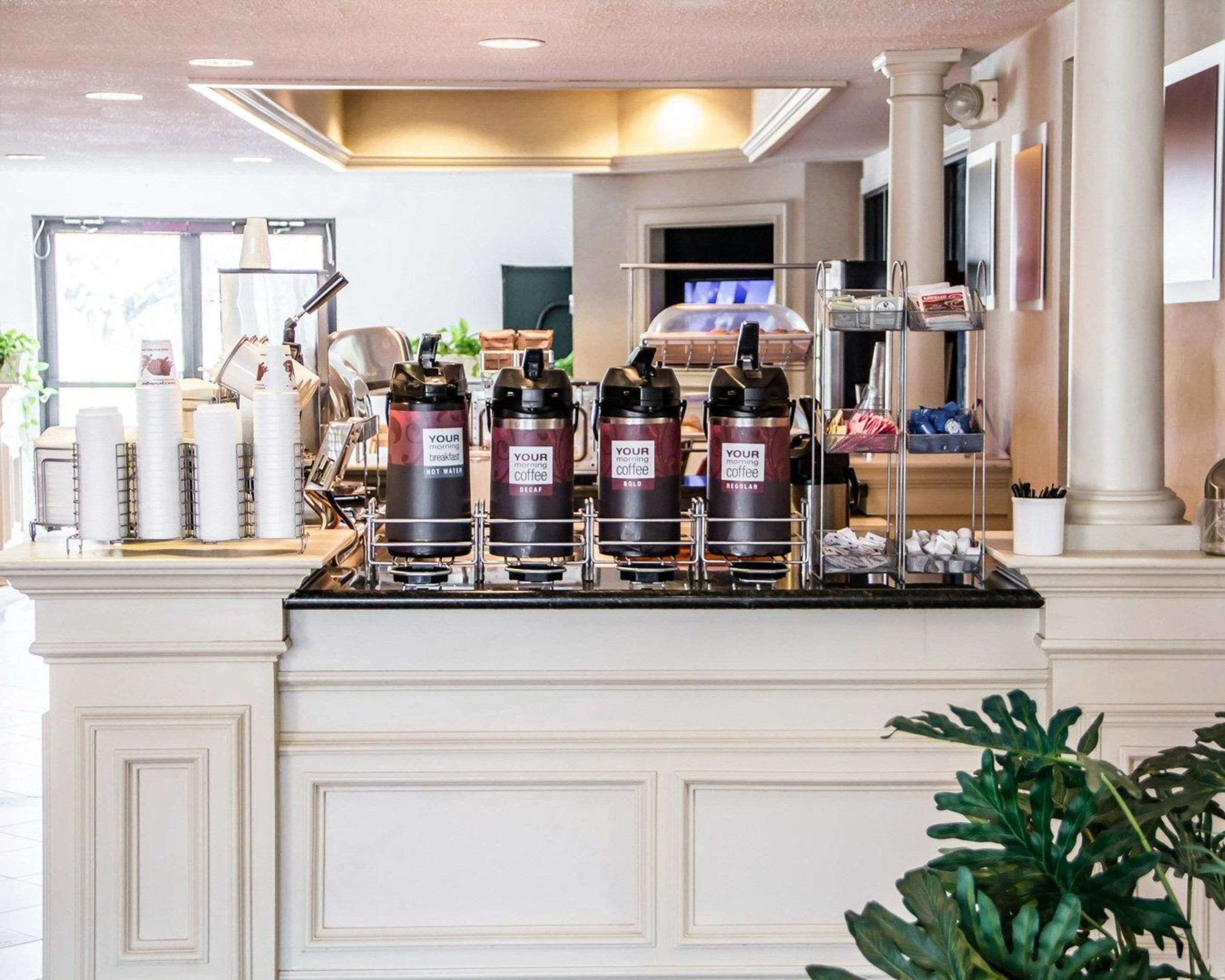 Breakfast counter | Comfort Suites McAlester