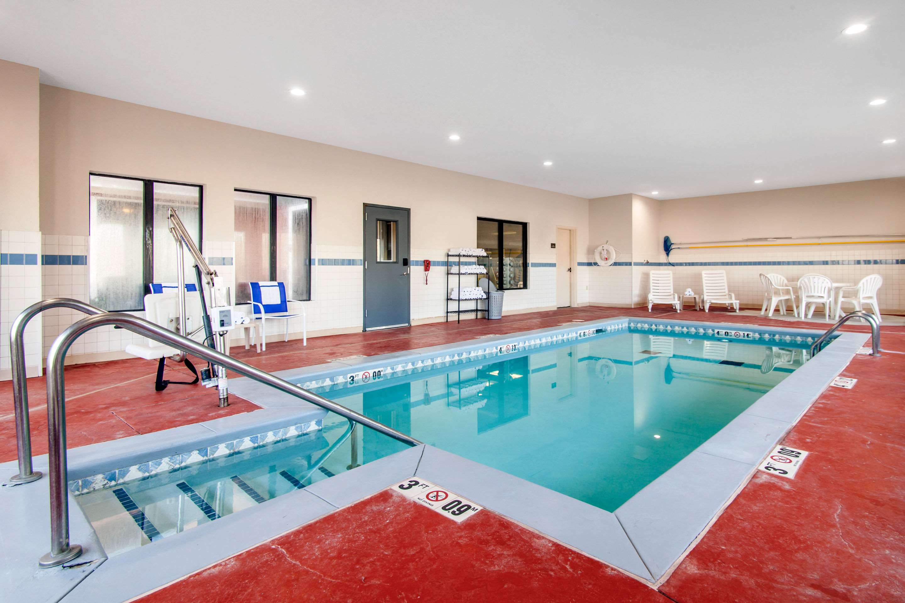 Indoor pool | Comfort Inn & Suites Norman near University