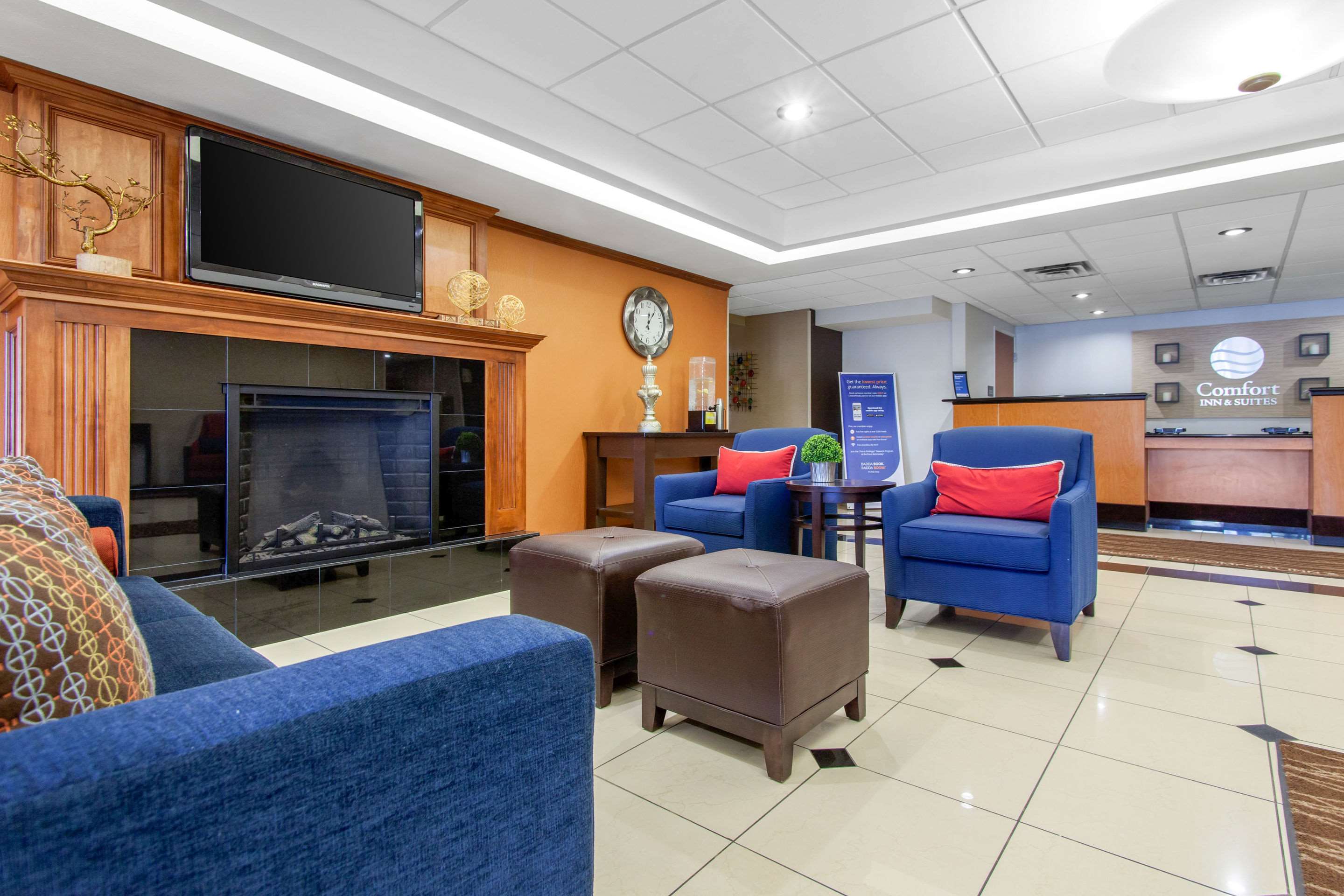 Hotel lobby | Comfort Inn & Suites Norman near University