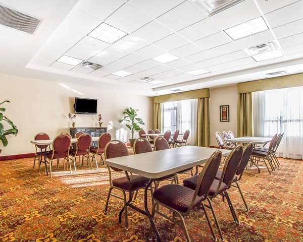  - Comfort Inn & Suites Shawnee - I-40, Exit 186