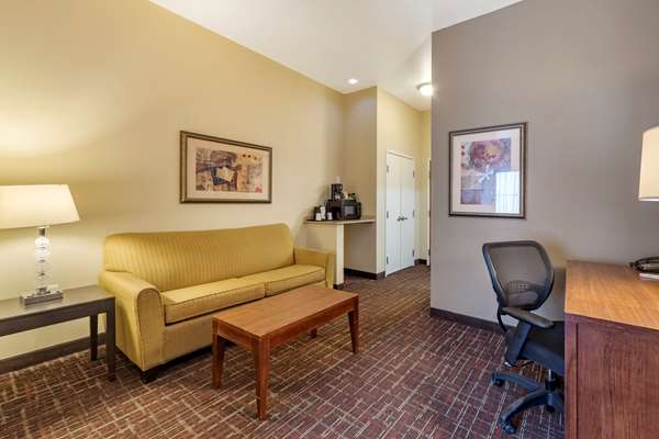 Suite - Comfort Inn & Suites Shawnee - I-40, Exit 186