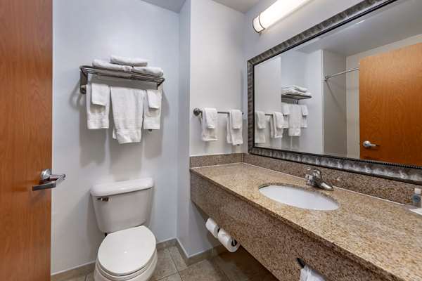 Suite - Comfort Inn & Suites Shawnee - I-40, Exit 186