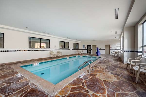 Pool - Comfort Inn & Suites Shawnee - I-40, Exit 186