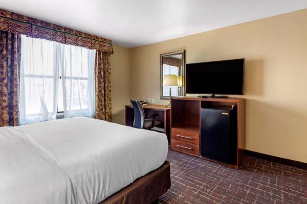  - Comfort Inn & Suites Shawnee - I-40, Exit 186