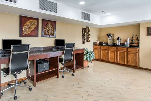 Conference Area - Clarion Hotel Broken Arrow