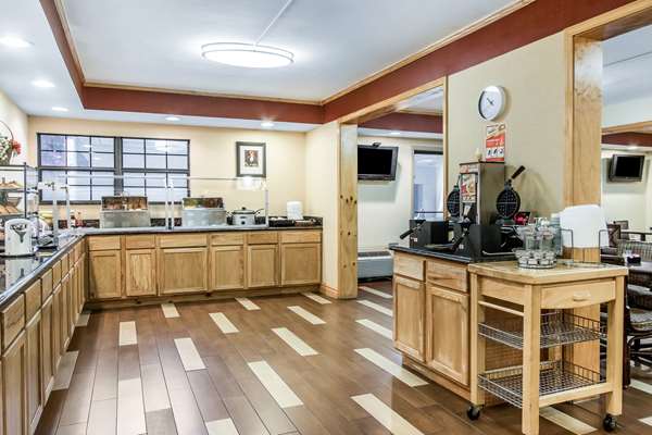 Amenities - Clarion Hotel Broken Arrow