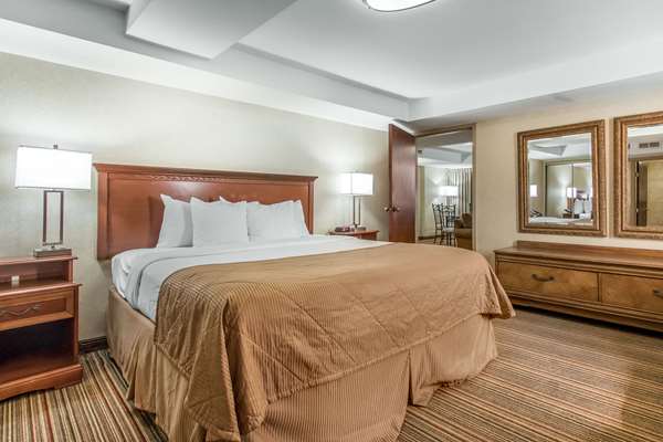 Suite - Clarion Hotel Broken Arrow