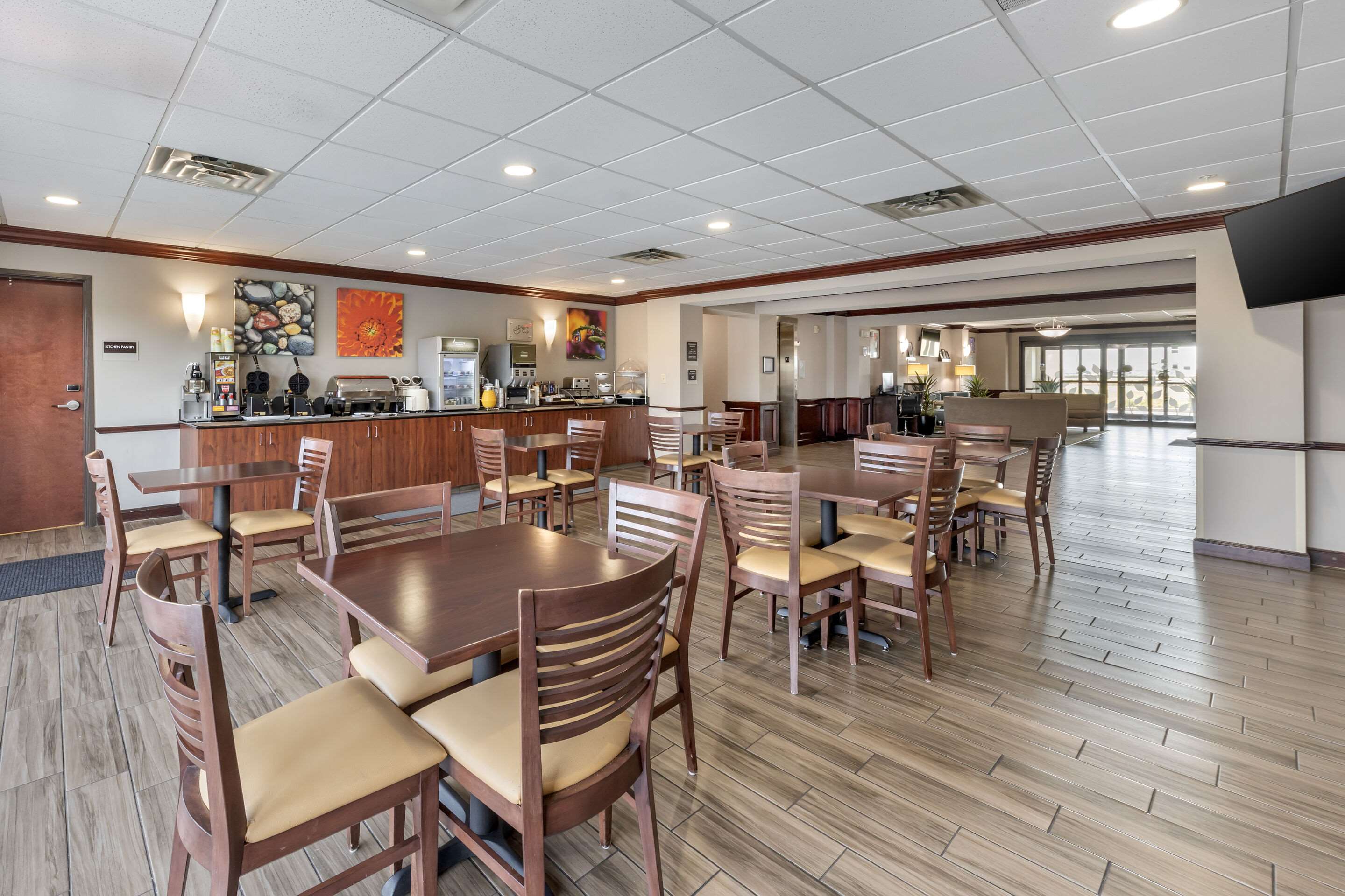 Breakfast area | Sleep Inn & Suites Norman near University