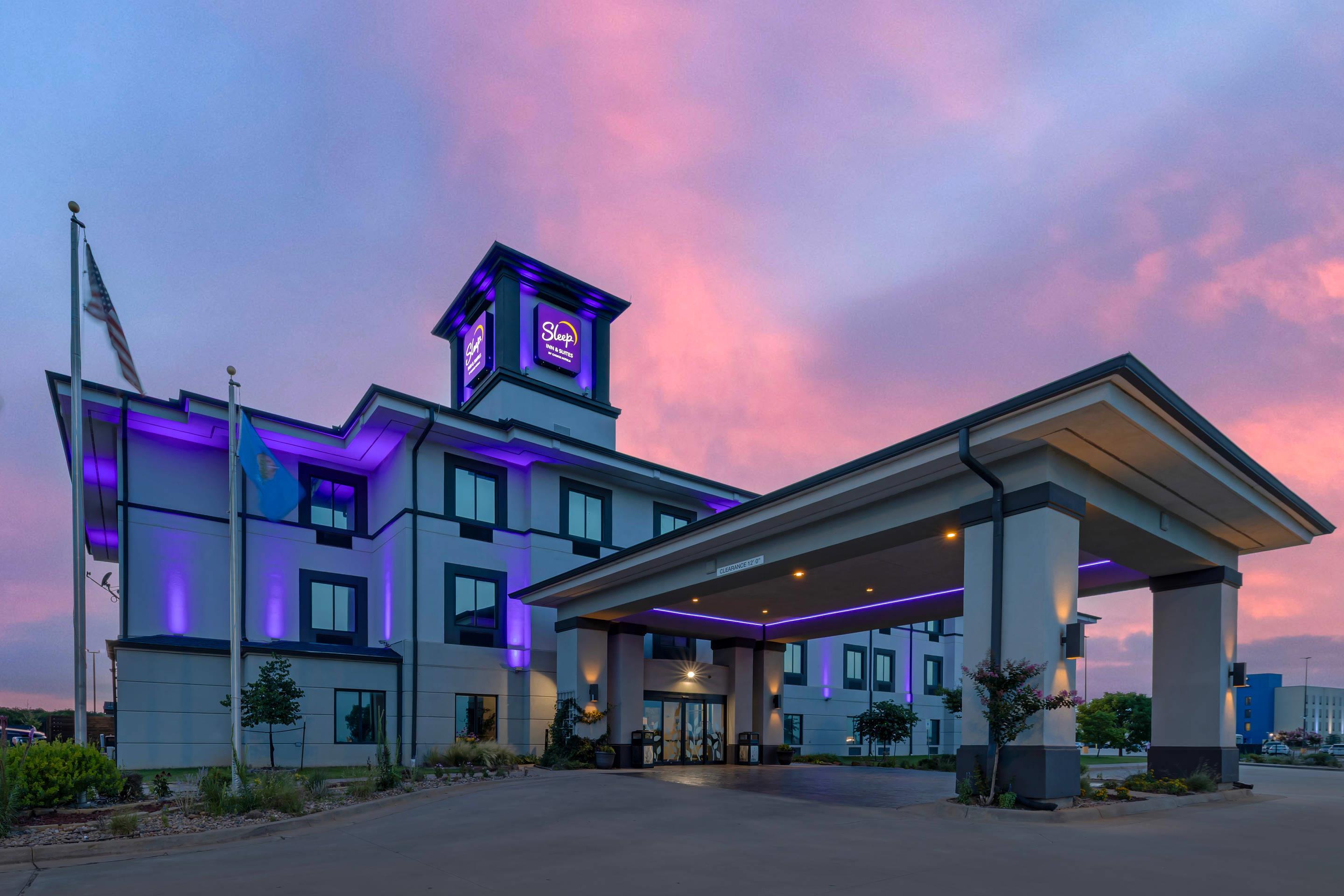 Hotel At Night | Sleep Inn & Suites Norman near University