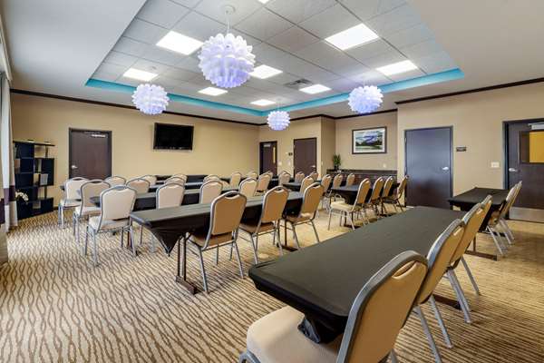  - Comfort Inn & Suites Airport Oklahoma City - I-40, Exit 144