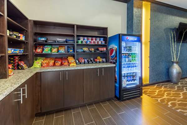  - Comfort Inn & Suites Airport Oklahoma City - I-40, Exit 144