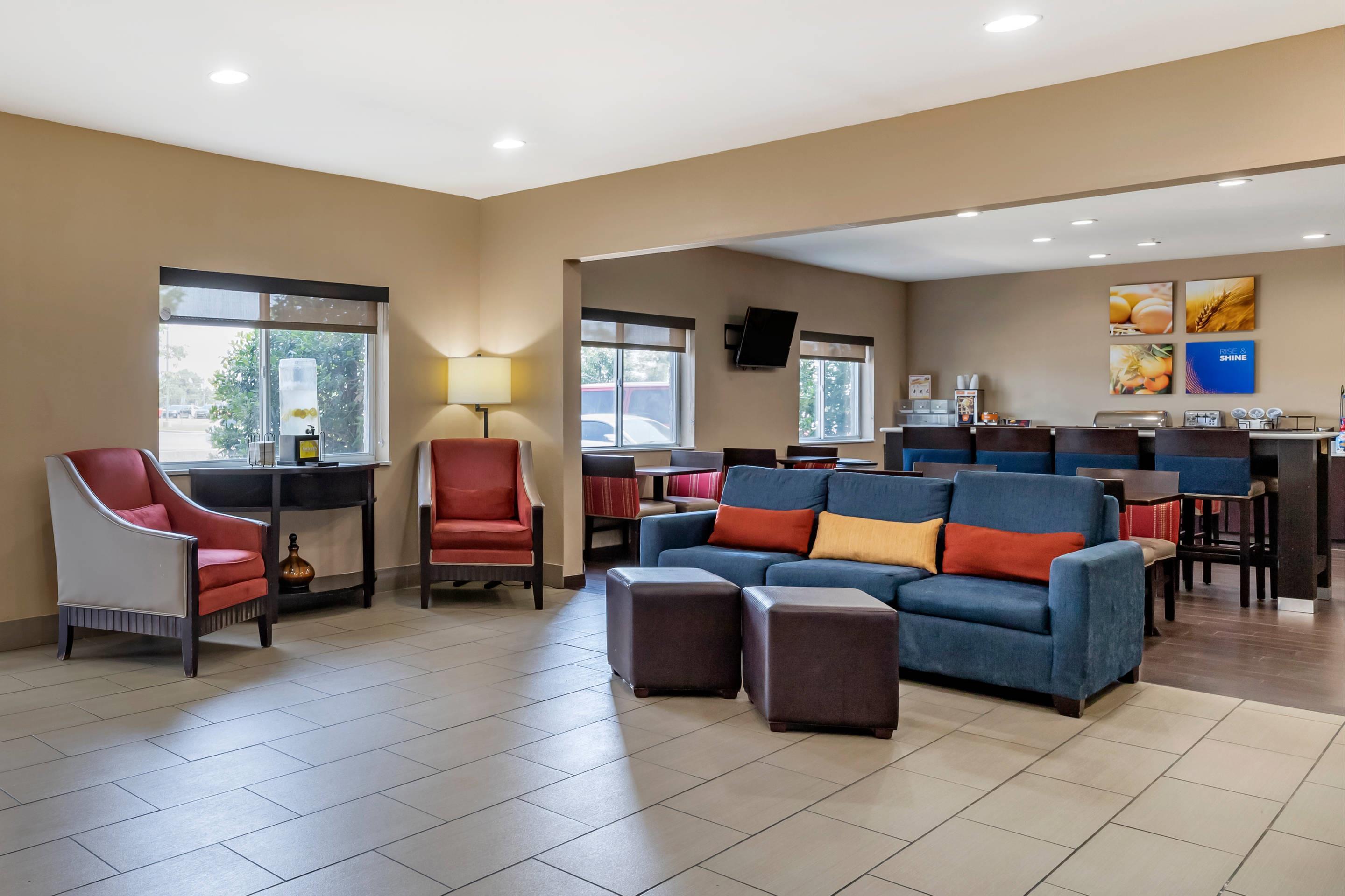 Hotel lobby | Comfort Inn Oklahoma City