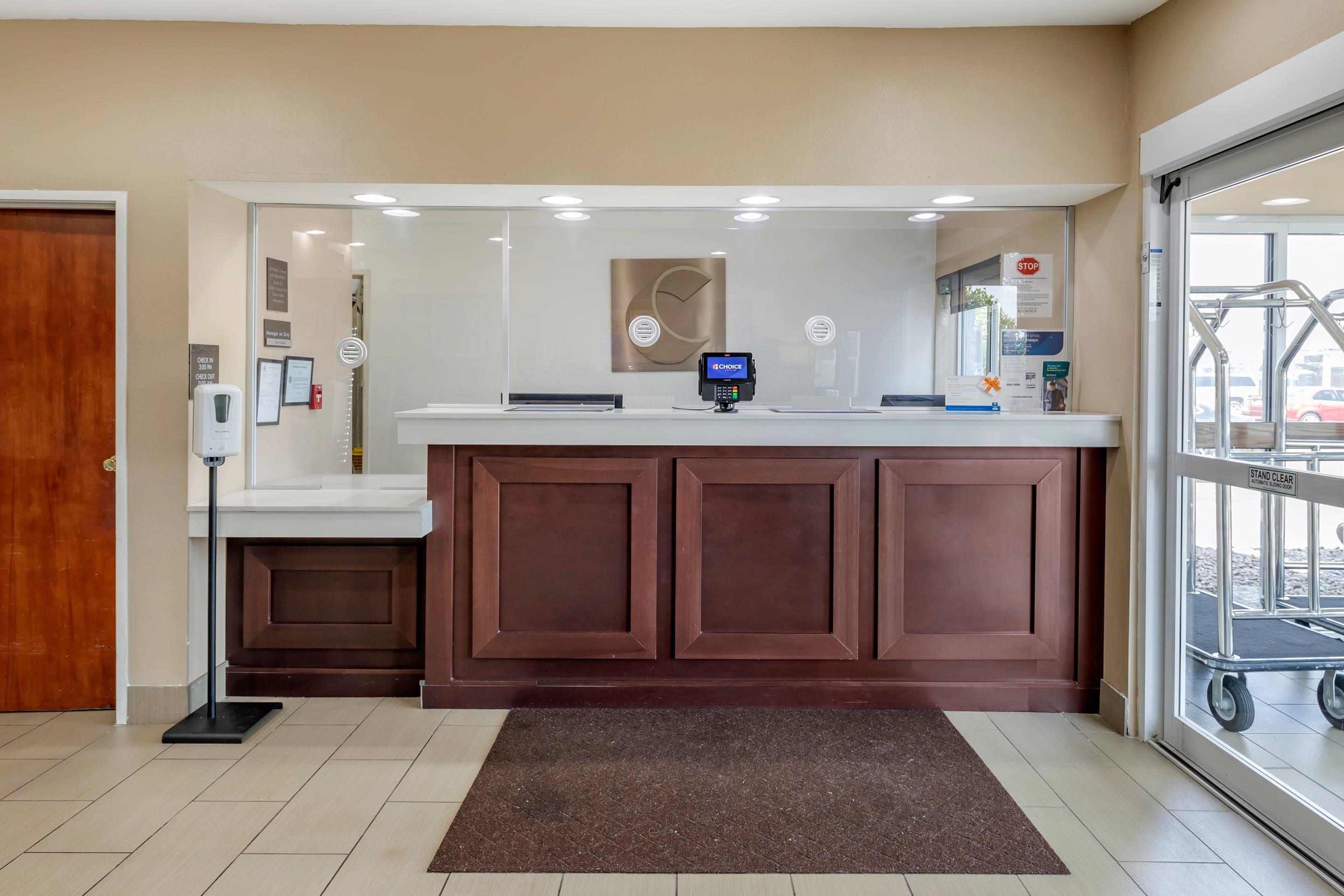 Front desk | Comfort Inn Oklahoma City