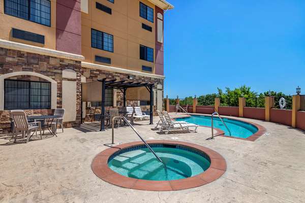 Pool - Comfort Inn & Suites Glenpool