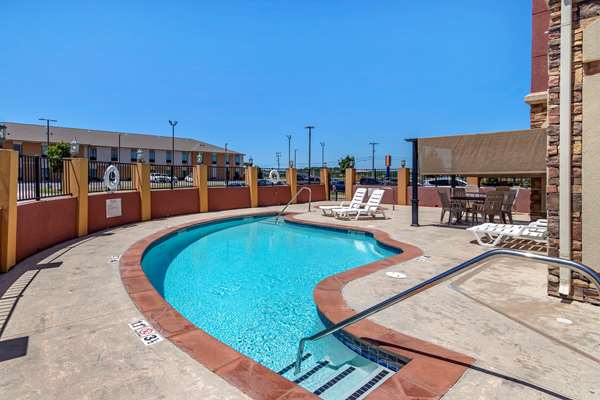 Pool - Comfort Inn & Suites Glenpool