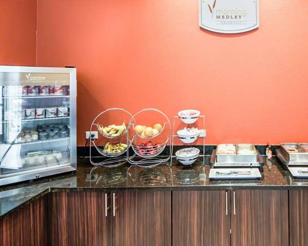 Amenities - Sleep Inn & Suites Hennessey