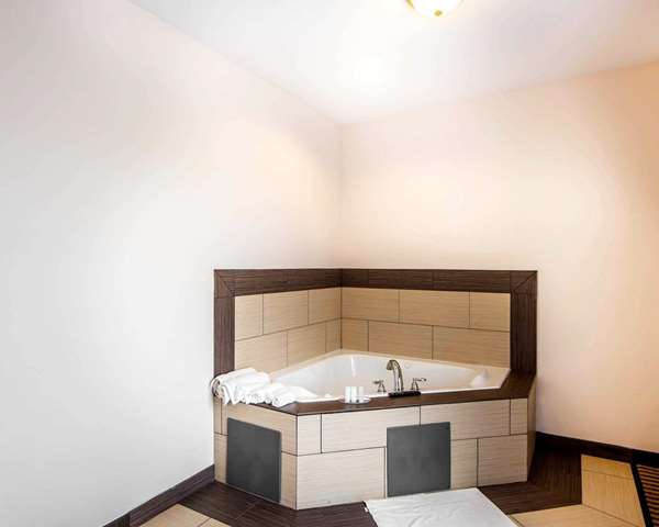 Suite - Comfort Inn & Suites Alva