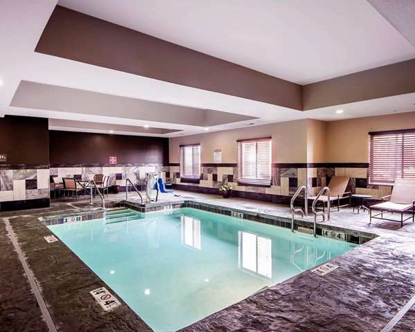 Pool - Comfort Inn & Suites Alva